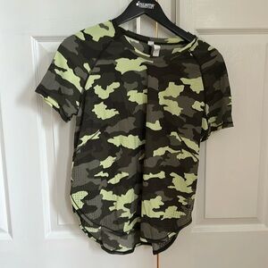 Lululemon green camo t shirt